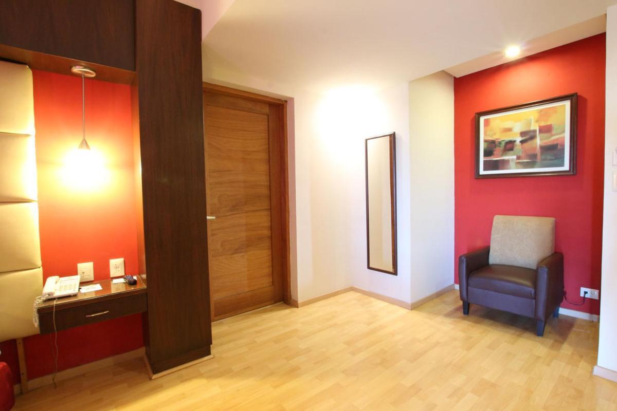 Hotel Colon Plaza Business Class Nuevo Laredo Zewnętrze zdjęcie