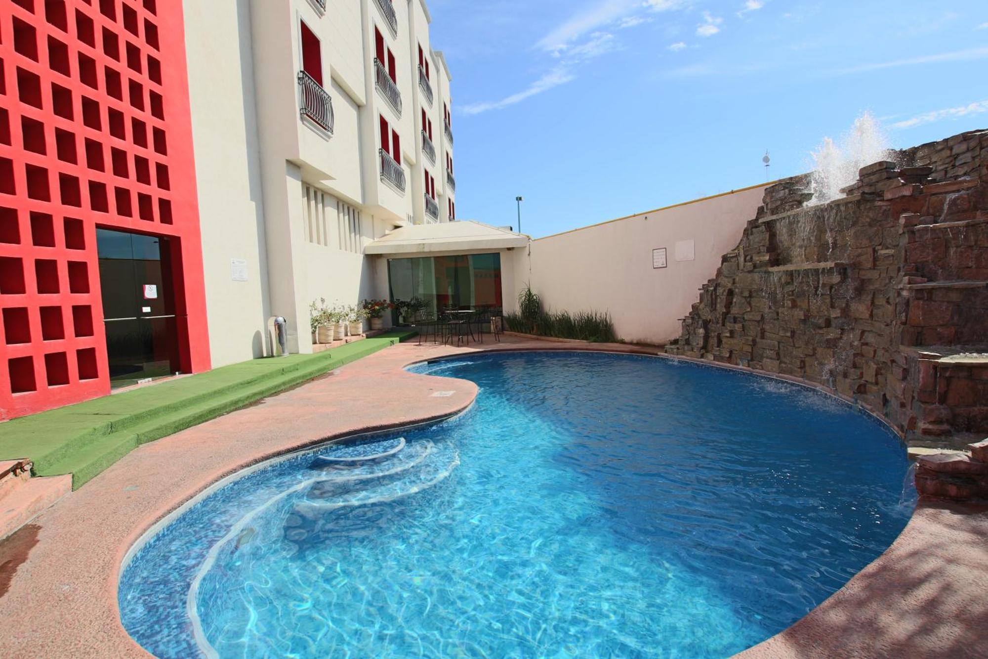 Hotel Colon Plaza Business Class Nuevo Laredo Zewnętrze zdjęcie